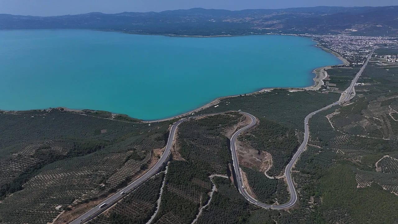 İznik Gölü'nün Rengi Değişti!