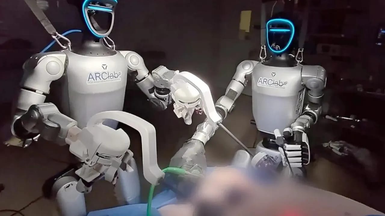 Tarihte Bir İlk! İnsansı Robotlar Ameliyatı Başarıyla Tamamladı