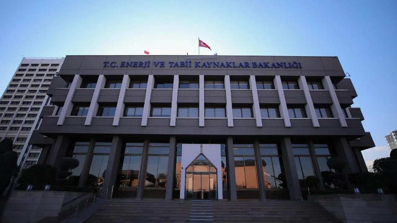 YKS'de İlk 100 Bine Girenlere Büyük Fırsat! Burs Programı Büyüyor