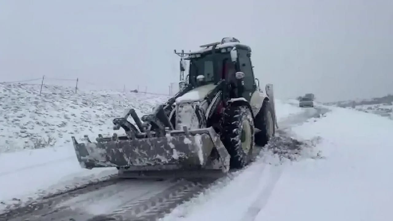 Adıyaman Gölbaşı'nda Kar Nedeniyle Tekstil İşçileri Mahsur Kaldı