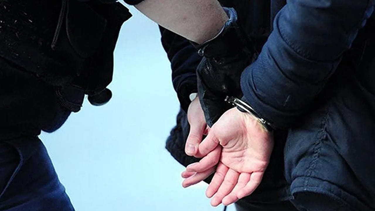 Dinar'da Eğlence Mekanlarına Denetim Haberi Veren Memur ve İşletme Sahibi Tutuklandı