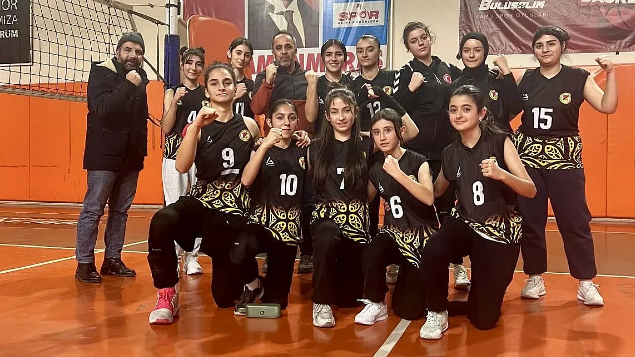Gazi Ortaokulu Namağlup Yarı Finalde
