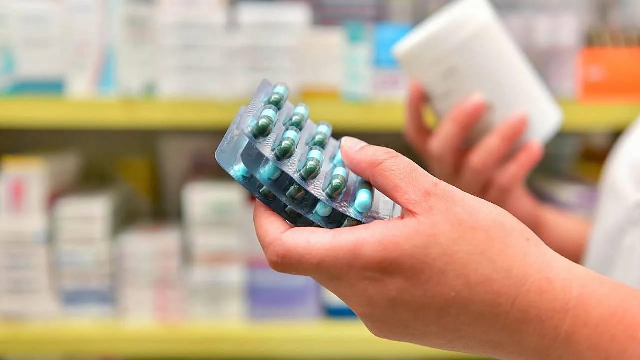 Hekimler, Kış Aylarında Artan Öksürük Şikayetlerine Karşı Bilinçsiz Antibiyotik Kullanımı Konusunda Uyarıyor