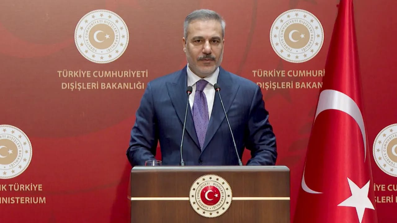Gümrük Birliği ve Vize Serbestisi Kırmızı Çizgimiz!