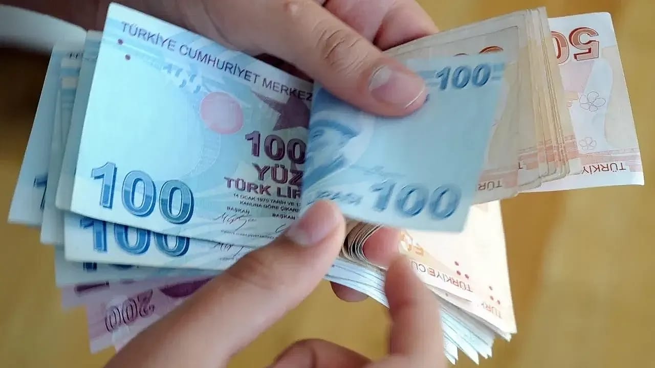 O Bankaya Maaşını Getirenlere Talih Kuşu Konacak