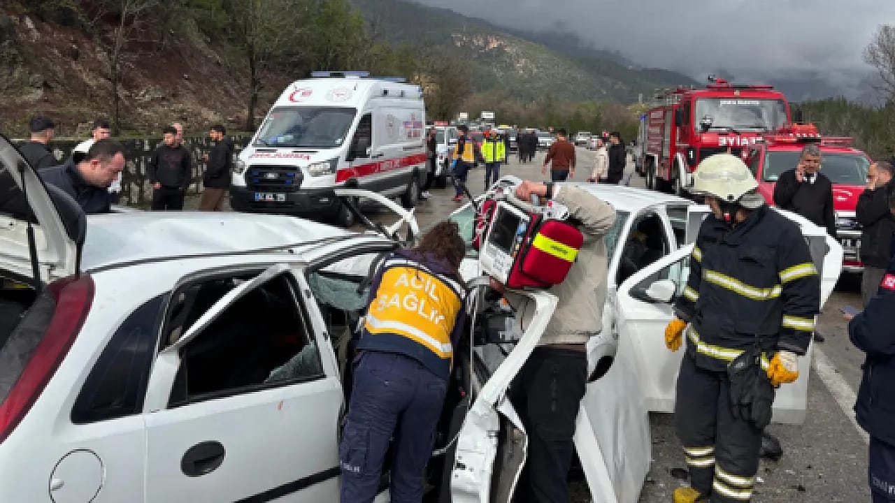 Burdur'da Kaza: 7 Ölü, 5 Yaralı!