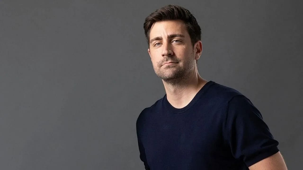 Çağlar Ertuğrul ve Derya Pınar Ak Çirkin Dizisiyle Star Tv Ekranlarında Buluşuyor