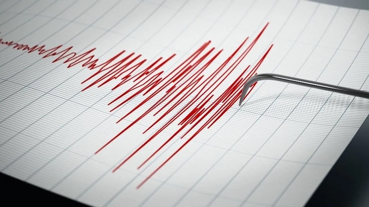 Sındırgı Merkezli Sarsıntı Bölgede Büyük Korkuya Neden Oldu