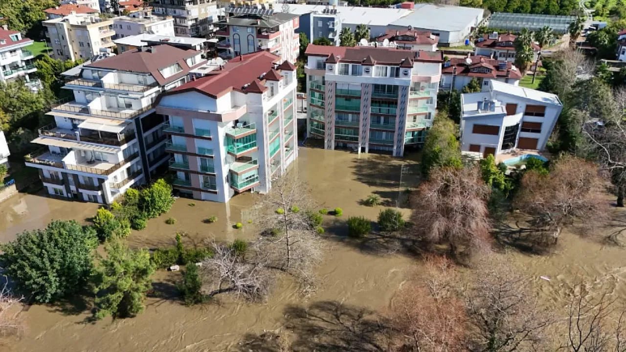 Alanya'da Baraj Alarmı: Dim Çayı Çevresinde Botlarla Tahliye Başladı!