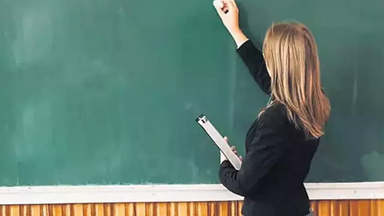 Okul Web Sitelerindeki Öğretmen Bilgilerinin Paylaşılması Eğitim Camiasını İkiye Böldü