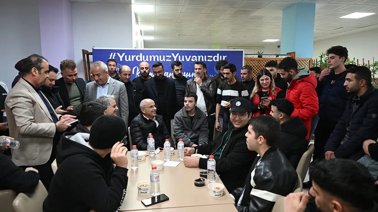 Öğrenciler İstedi, Başkan Onayladı: Malatya'da Yurt Bölgesine Yeni Halı Saha!