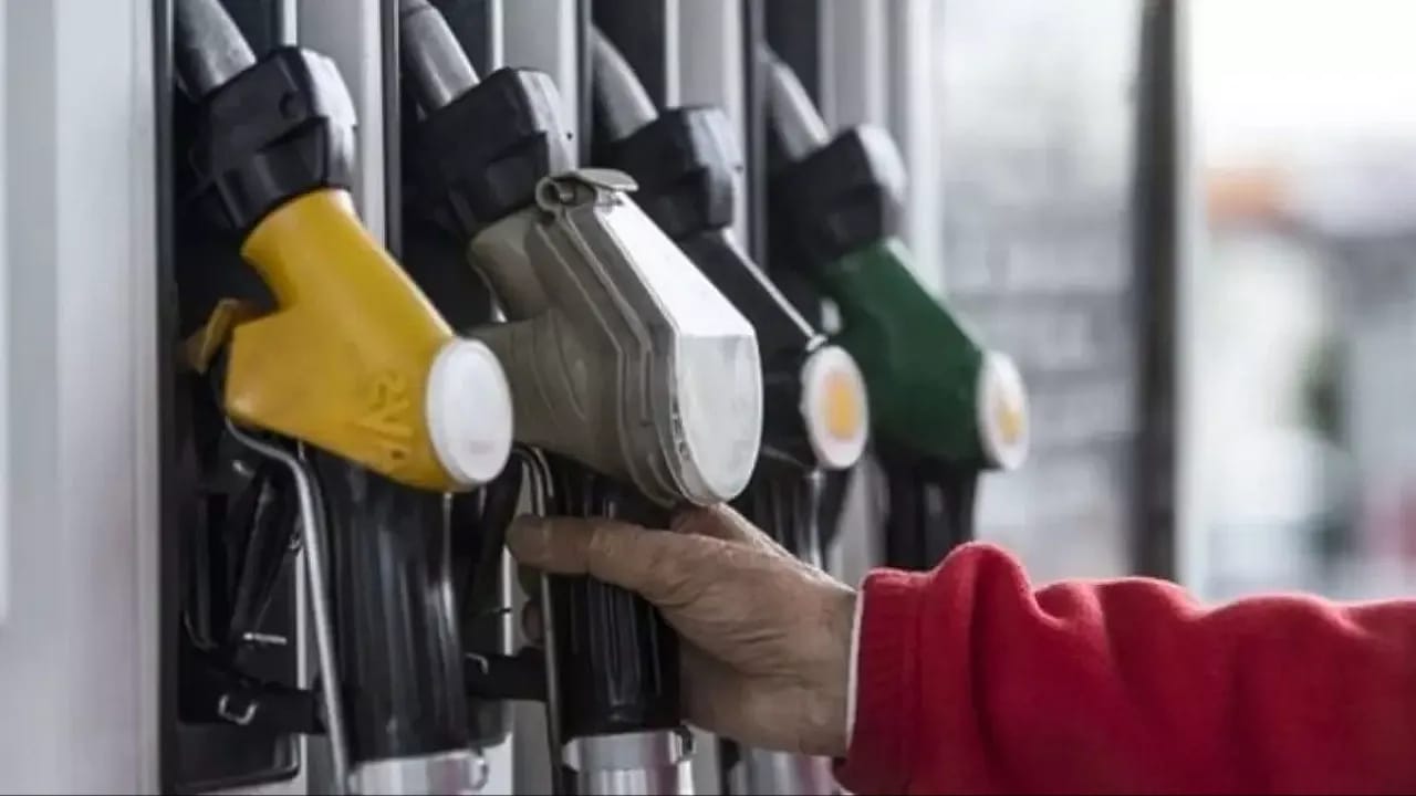 Küresel Piyasalardaki Hareketlilik Akaryakıt Fiyatlarını Yeniden Rekor Seviyelere Taşıyor