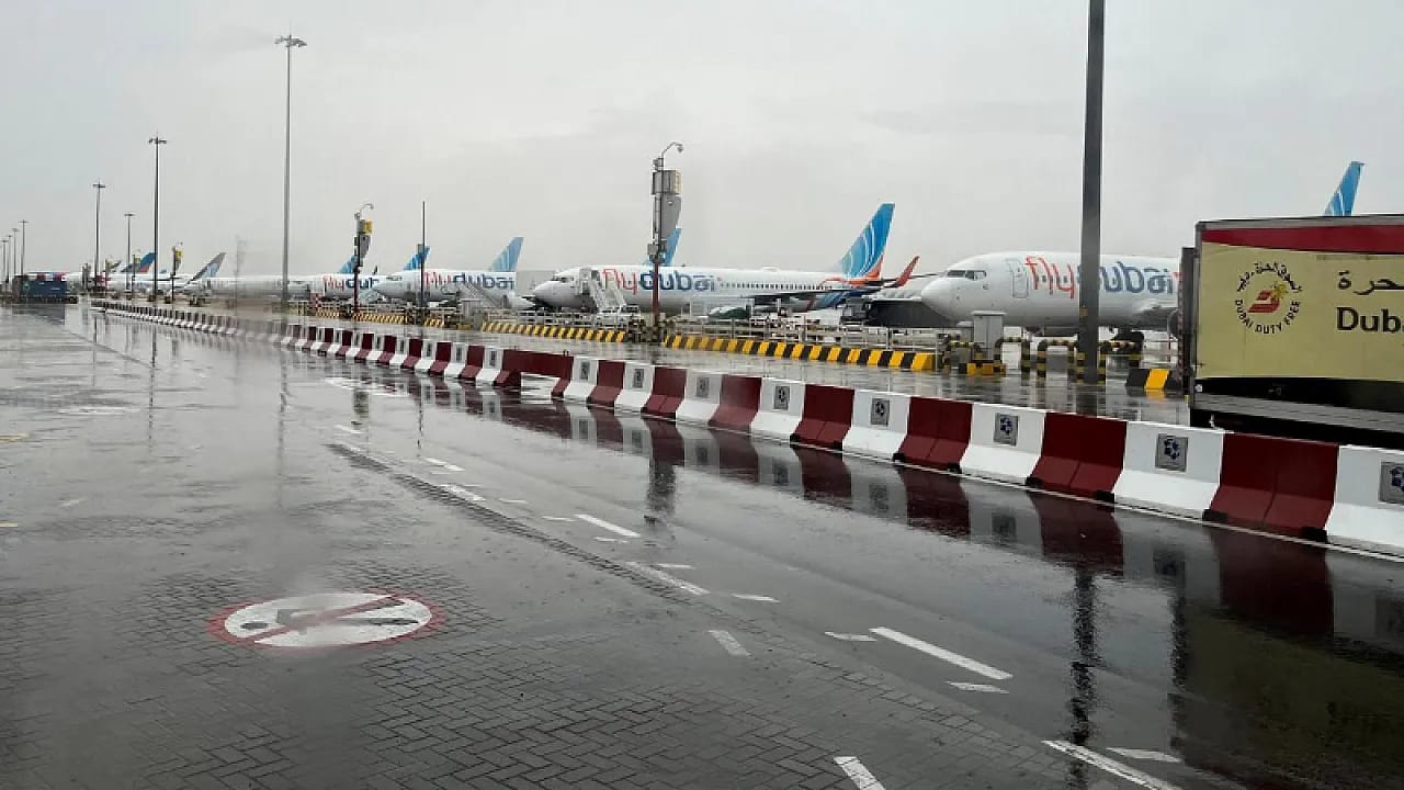 Körfez'de Uçuş Radarları Boşaldı: 21 Bin Sefer İptal, Hava Yolu Şirketleri Kontak Kapattı!