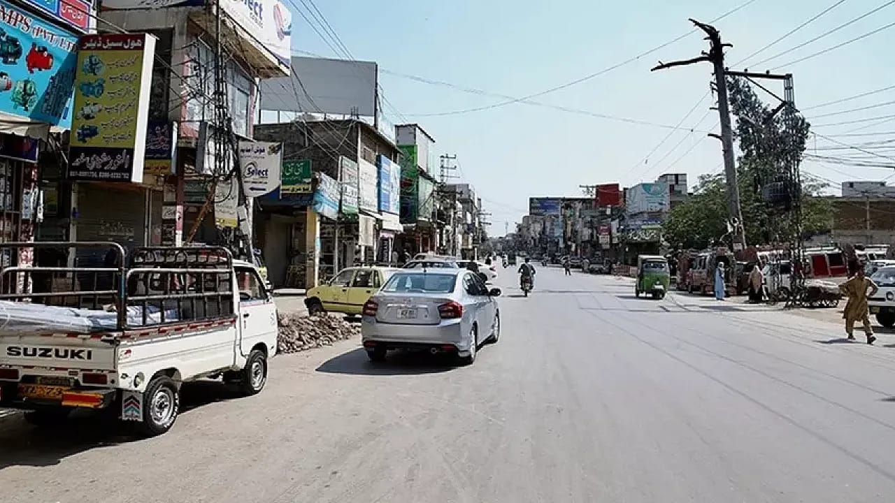 Pakistan'da 'Savaş' Ekonomisi: Maaşlar Kesildi, Mesai 4 Güne Düştü