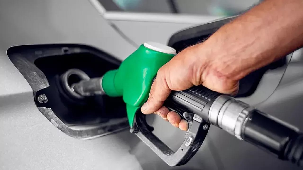 Akaryakıtta 'Eşel Mobil' Freni: Benzin ve Motorine Çifte Zam Geldi