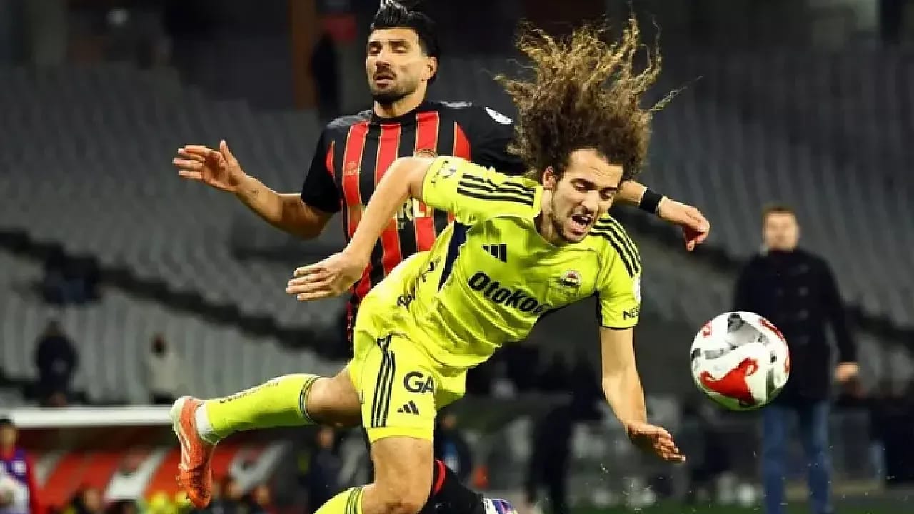 Fenerbahçe'de Saha Dışında Skandal: Futbolcular ve Ailelerine Dijital Saldırı!