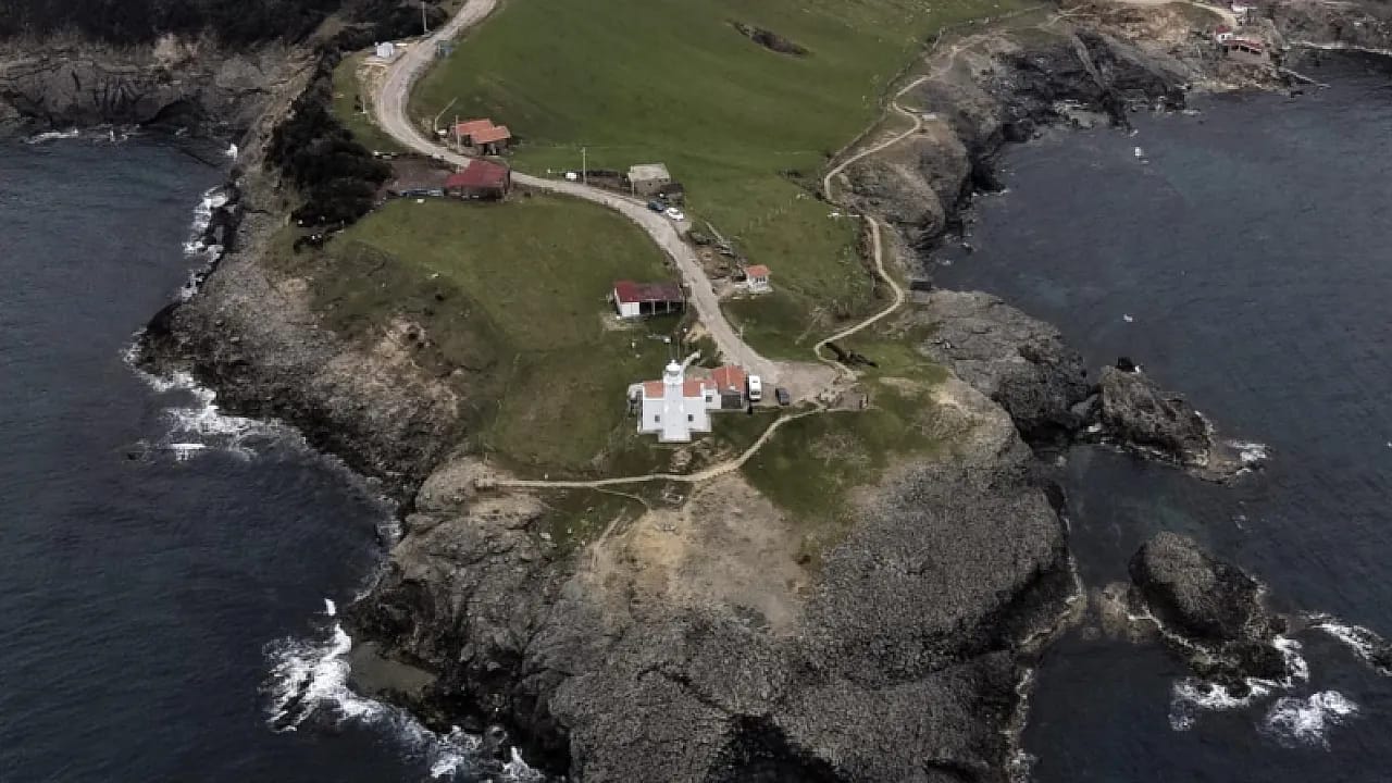 Türkiye'nin Kuzey Yıldızı 163 Yaşında: İnceburun Deniz Feneri Yüzyıllara Meydan Okuyor!