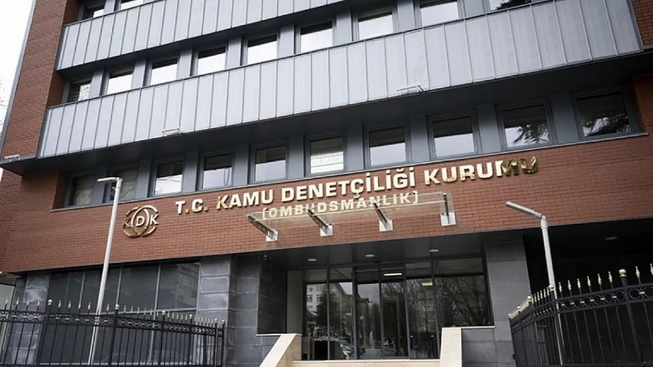 KDK'dan Emsal Karar: Otoparktaki Mazgal Hasarından Üniversite Sorumlu!