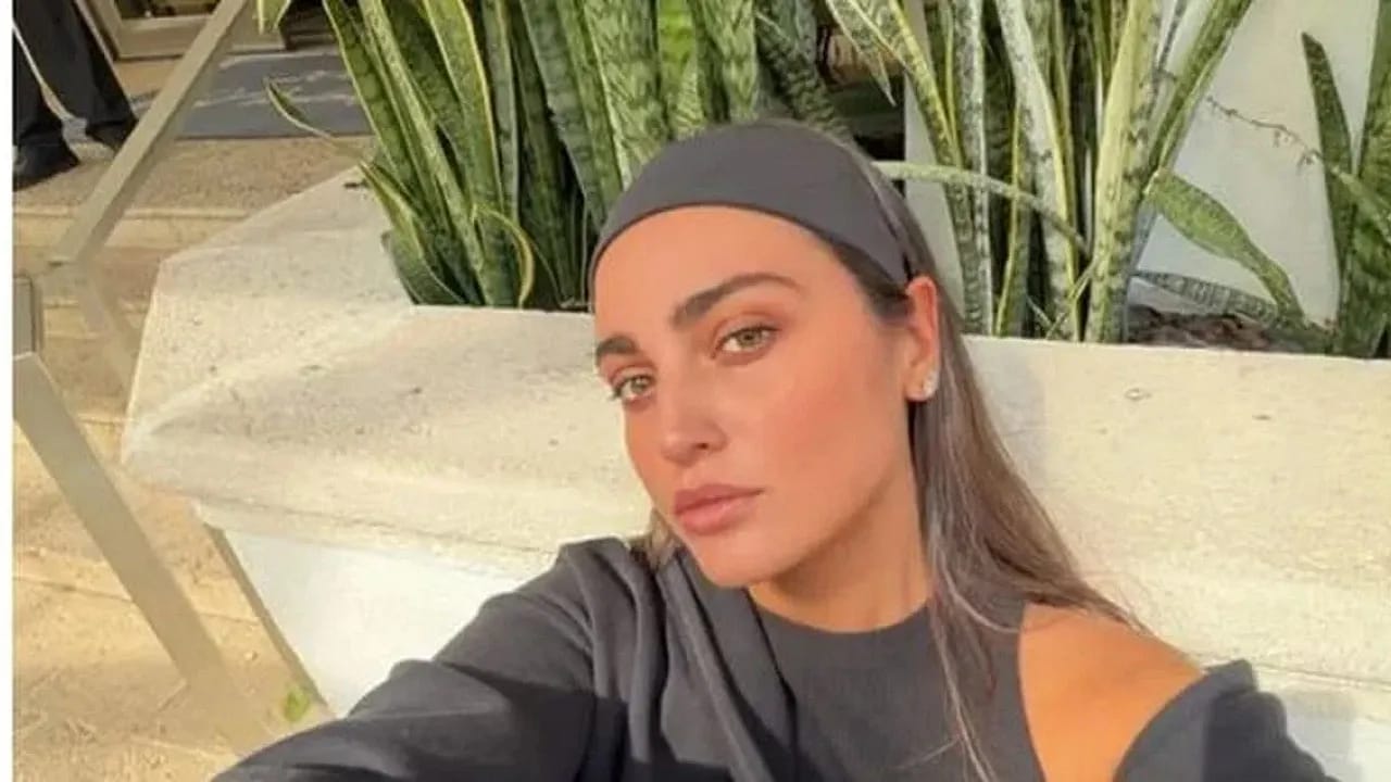 Sibel Can ve Hakan Ural'ın Kızı Melisa Ural Özel Hayatıyla Gündeme Geliyor