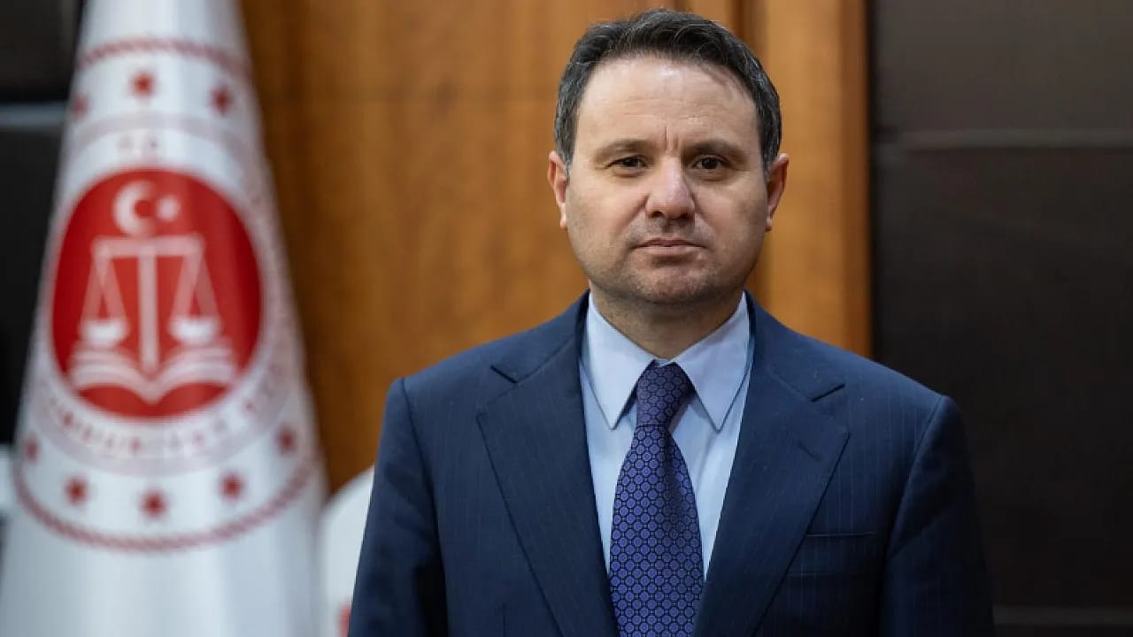 Bakan Gürlek Kazandığı Tazminatı AFAD'a Bağışladı!