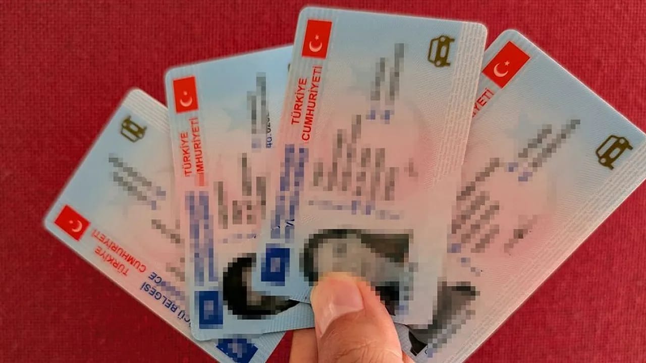 Trafikte Cep Telefonu Kullanımı Sürücüler İçin Ağır Yaptırımlar Getiriyor