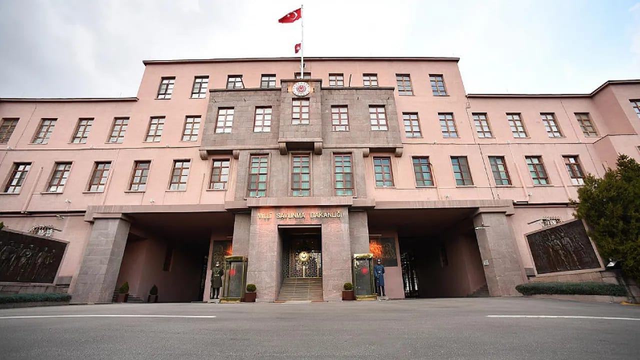 Türk Hava Sahasında Kritik Müdahale: İran'dan Ateşlenen Balistik Mühimmat Engellendi!