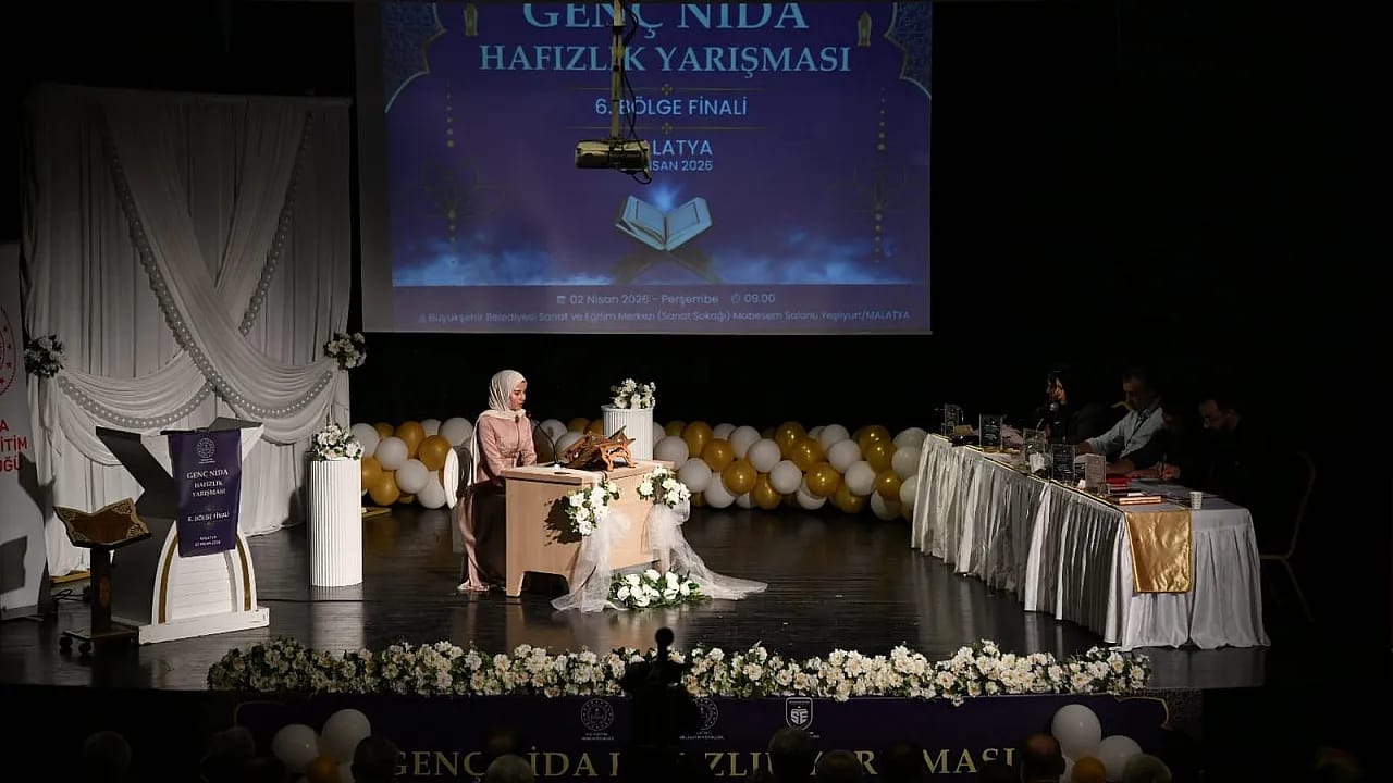 Malatya'da Kur'an Sesleri Yükseldi: Genç Nida Hafızlık Yarışması'nda Bölge Finali Heyecanı!