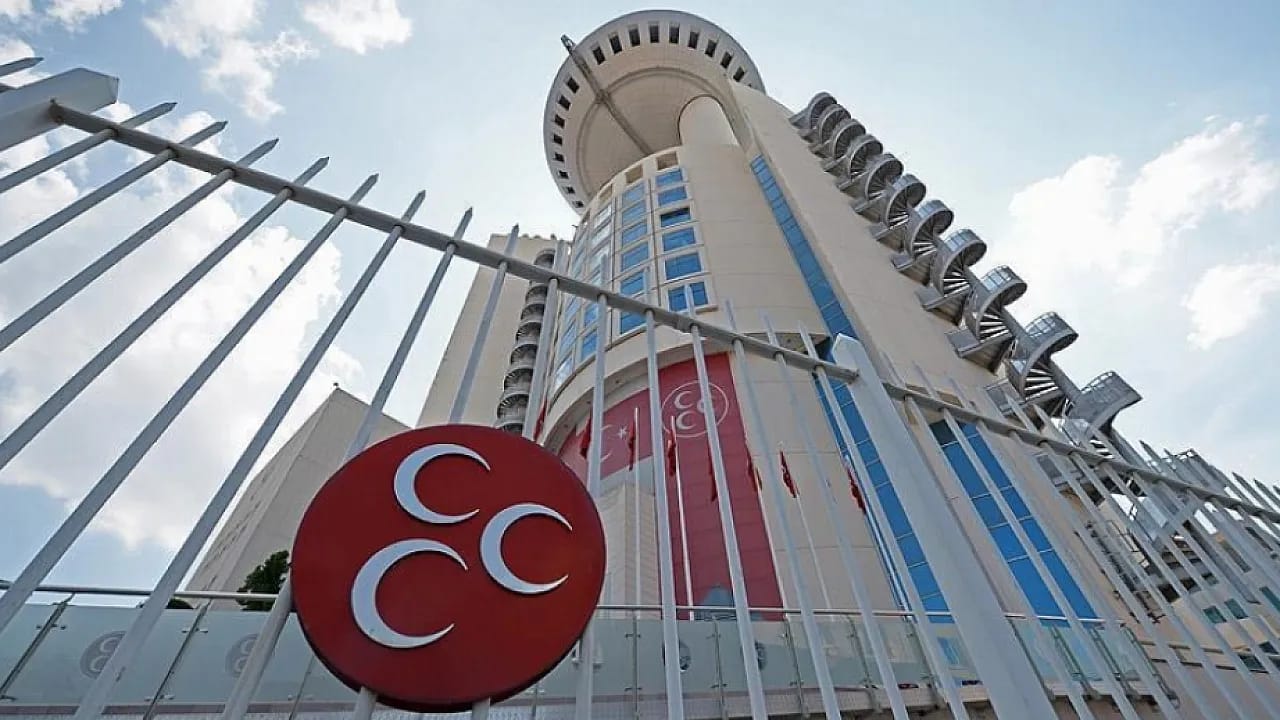MHP'de İstanbul Teşkilatları Kapatıldı! 39 İlçede Fesih Kararı