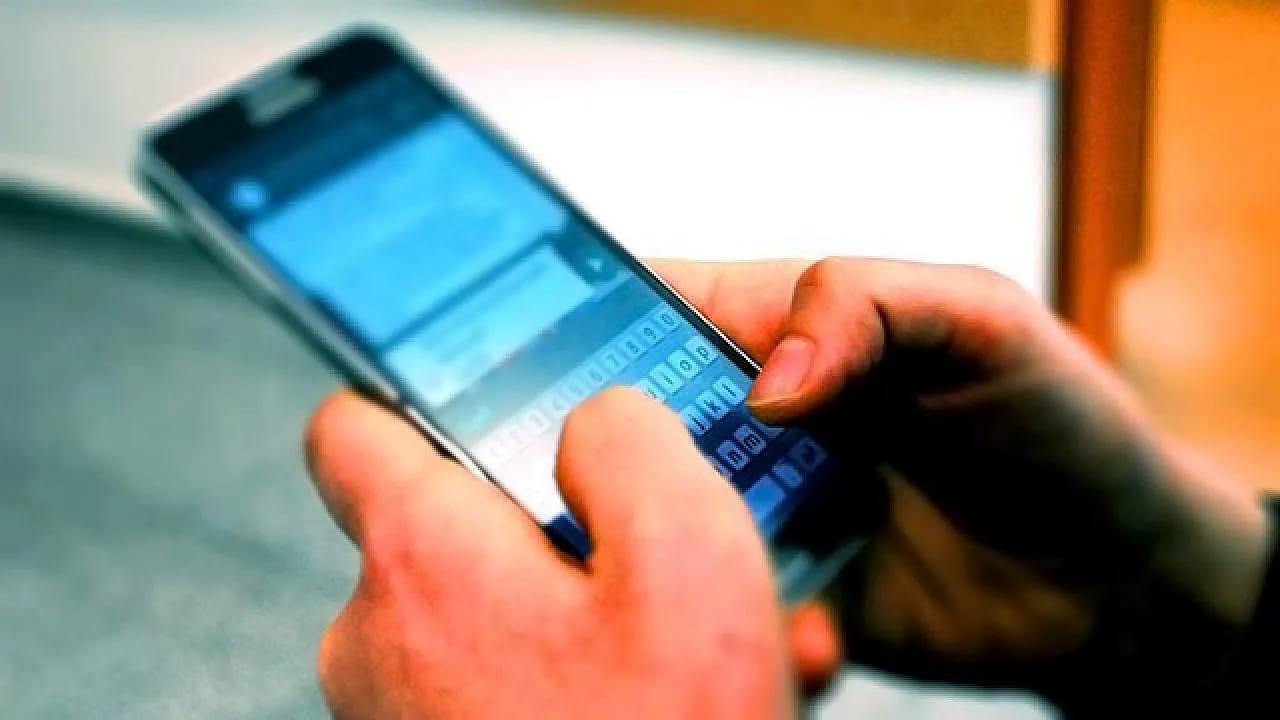 Milyonlarca Çalışanı İlgilendiriyor: Yargıtay'dan WhatsApp Yazışmaları İçin Flaş Karar
