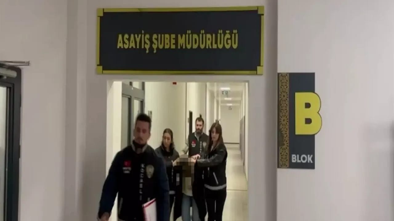 Parmak İzi 18 Yıl Sonra Ele Verdi! Çöpe Atılan Bebeğin Annesi Hakim Karşısında