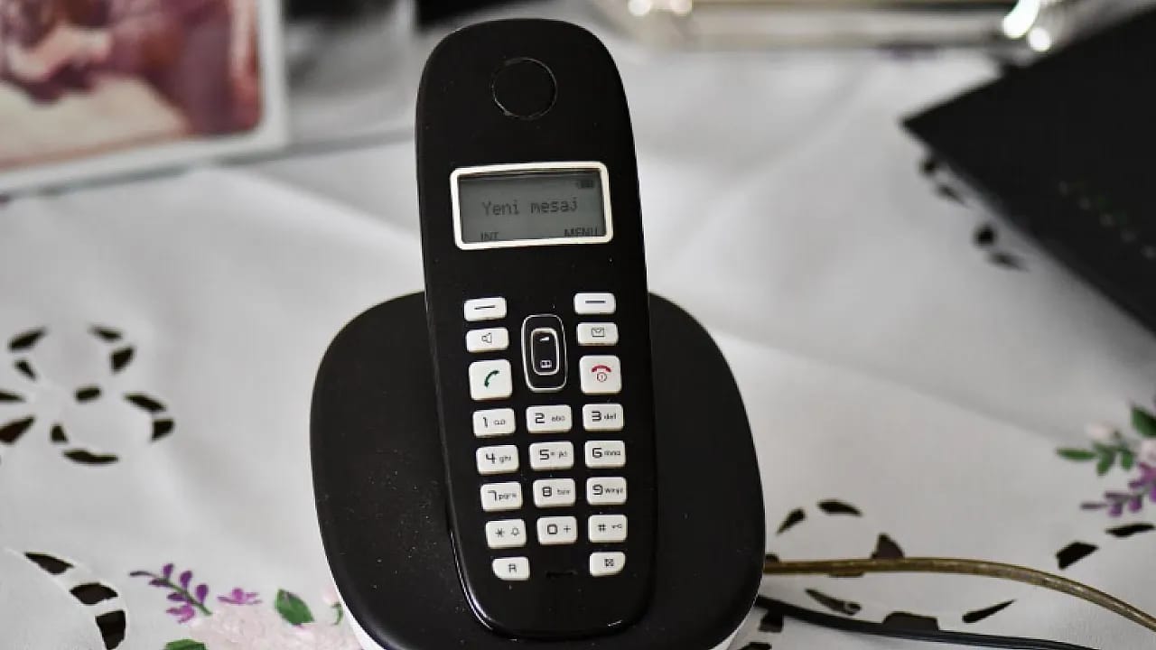 Bir Devrin Sonu: Ankesörlü ve Sabit Telefonlar Tarihe Karışıyor!