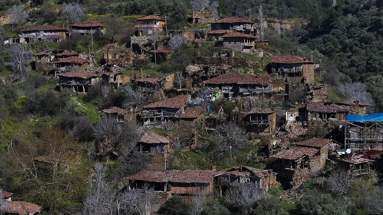 Lübbey'de Efsane Bitti, Turizm Başladı Hayalet Köy Kültürün Merkezi Oluyor!