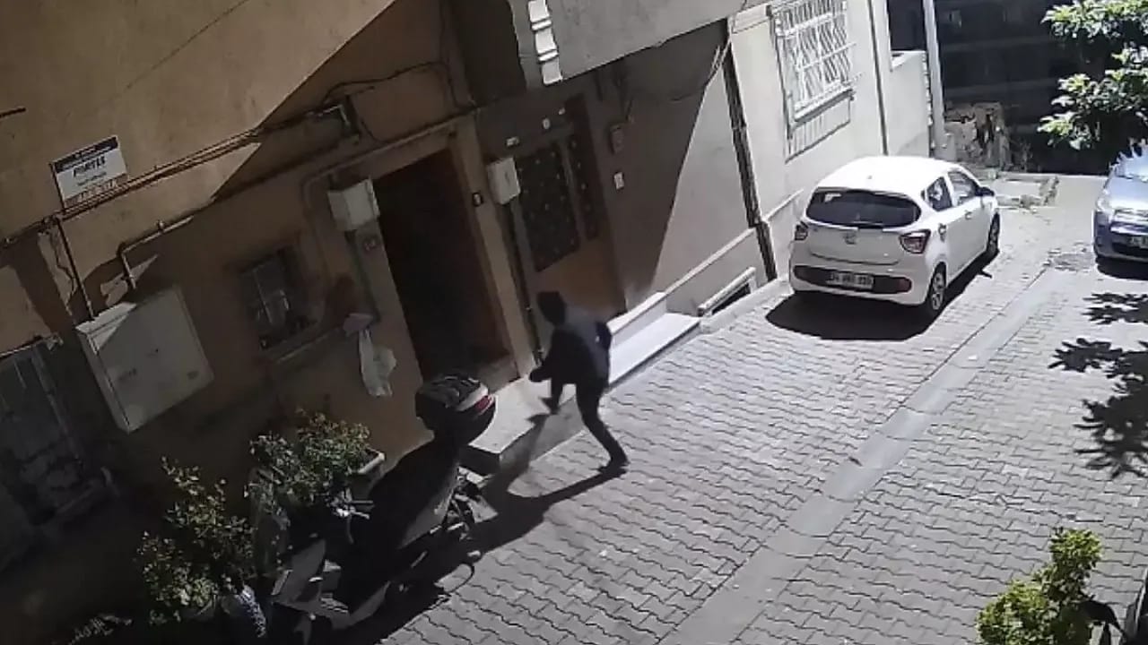 Kağıthane'de Sokak Ortasında Dehşet Tacizci Fırında Ekmek Yaparken Yakalandı!