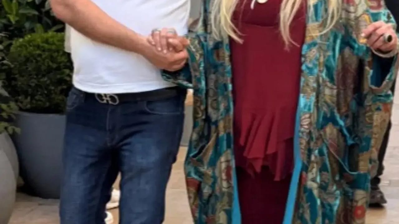 Sendeleyerek Yürüyorum Demişti! Zerrin Özer'in Ayağa Kalktığı O Anlar