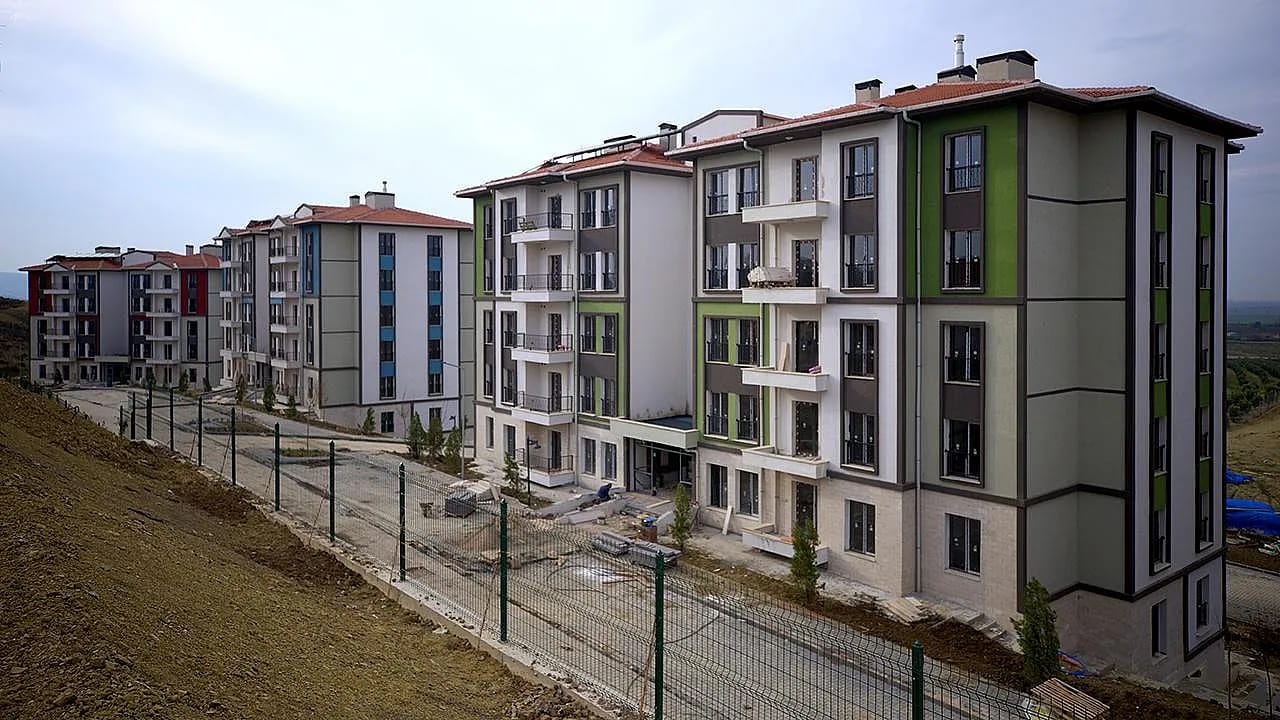 İnşaat Sektöründe Yeni Dönem! 10 Bin Metrekare Üzeri Binalara Çifte Belge Zorunluluğu