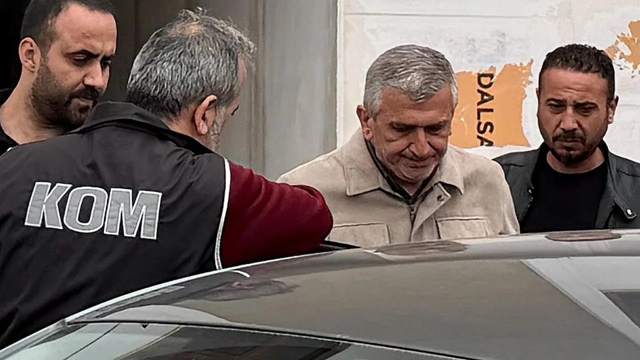 Akçakoca Belediye Başkanı Fikret Albayrak Yolsuzluk Soruşturmasında Tutuklandı