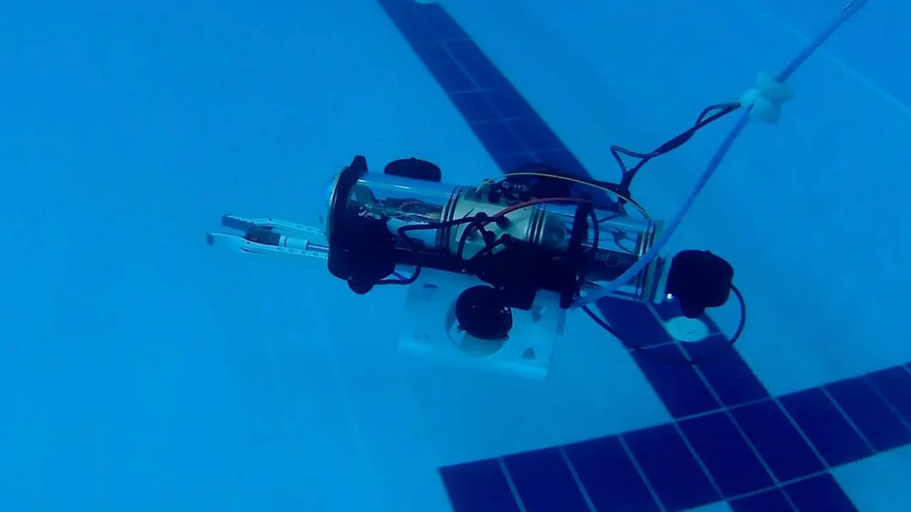 Adanalı Öğrencilerin Geliştirdikleri Su Altı Robotu Dünya Finali İçin Kanada Yolcusu