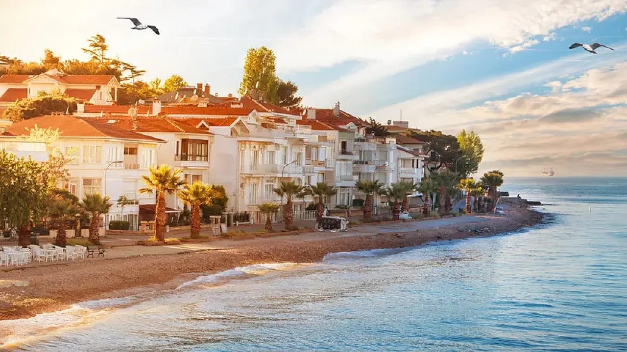 İstanbul'da Deniz Sezonu Resmen Açıldı! İşte Suyu En Temiz 95 Güvenli Nokta!