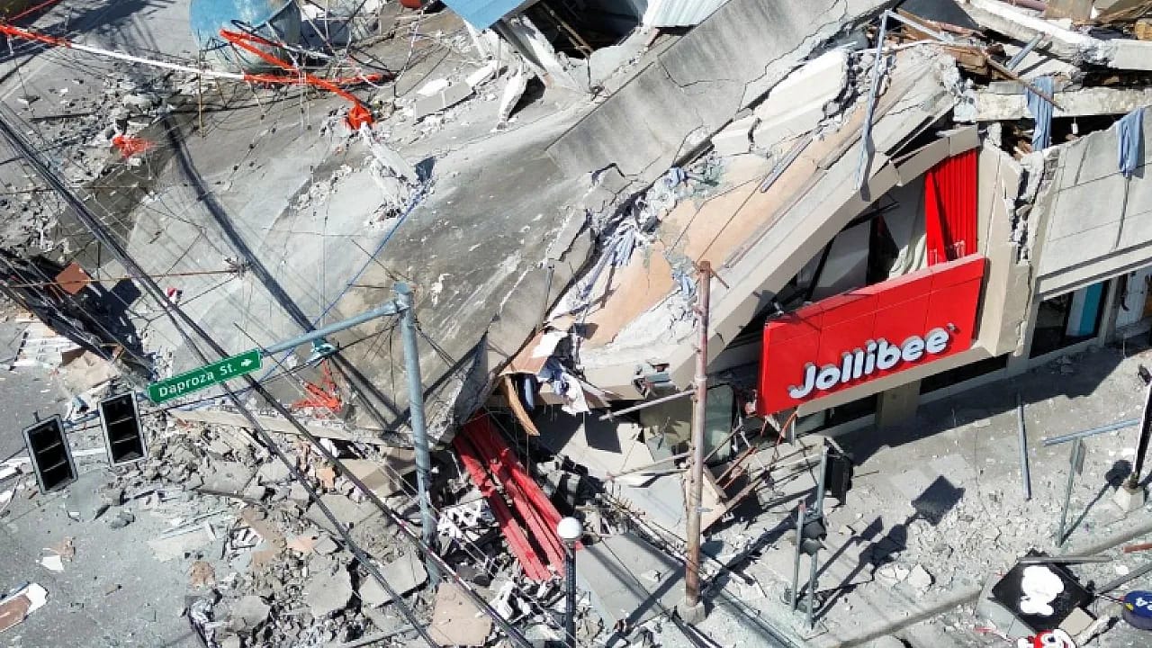 Filipinler'de 7,8'lik Deprem! Can Kaybı Artıyor