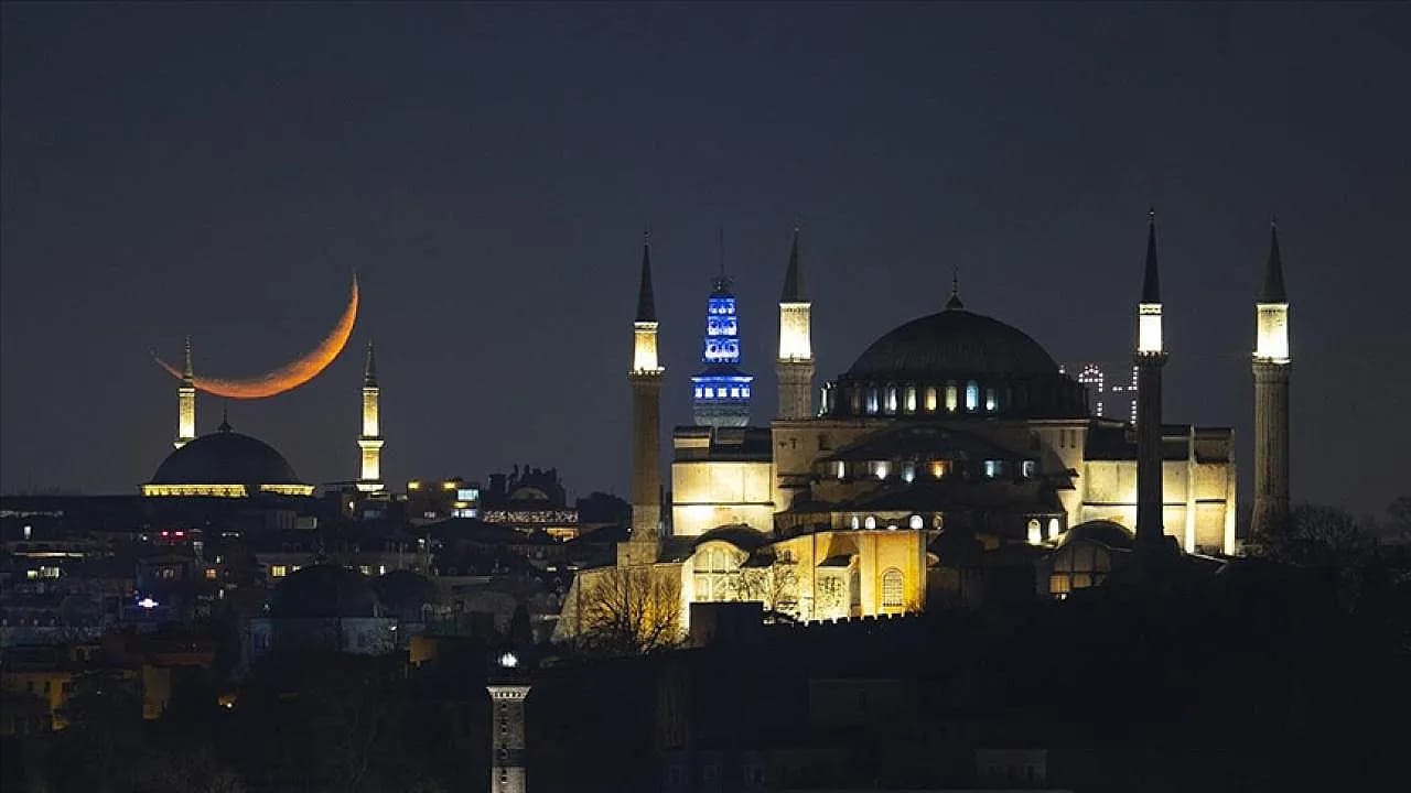 İslam Alemi Yeni Hicri Yılı Karşılamaya Hazırlanıyor
