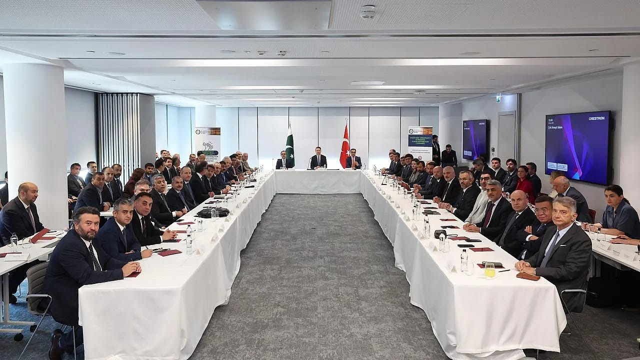 Pakistan'ın Elektrik Altyapısında Türk İmzası! İstanbul'daki Kritik Zirveden 3 Dev Anlaşma Çıktı
