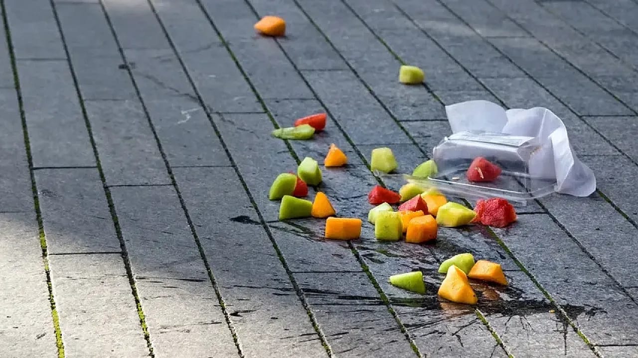 Yere Düşen Yiyeceği Hemen Kaldırıp Yiyenler Dikkat! Yıllardır Doğru Bilinen O Alışkanlık Tamamen Şehir Efsanesi Çıktı