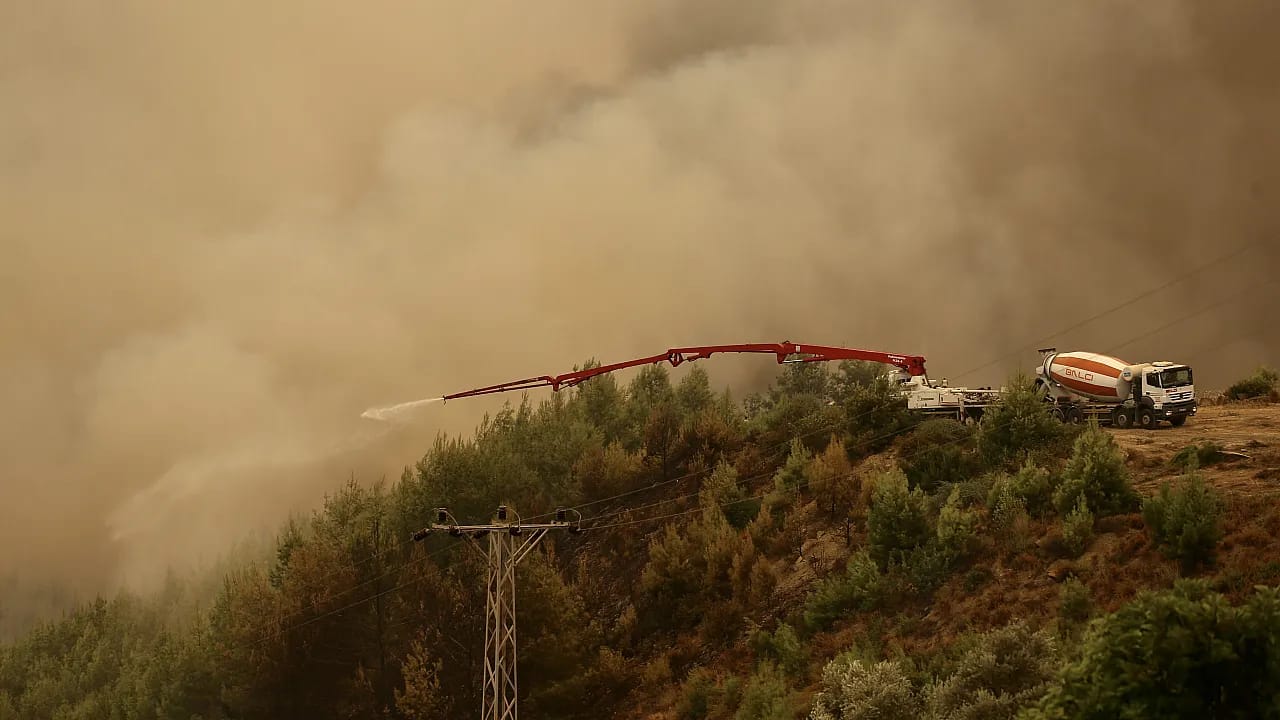 Muğla'da Yangın Büyüdü! Tahliyeler Başladı, Kara Yolu Kapatıldı