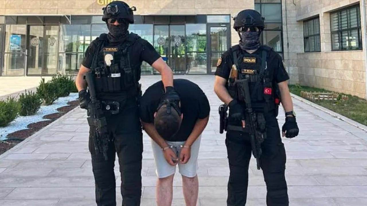 Firari Sanığa Yardım Ettiği Belirlendi! Mahkemeden Tutuklama Kararı