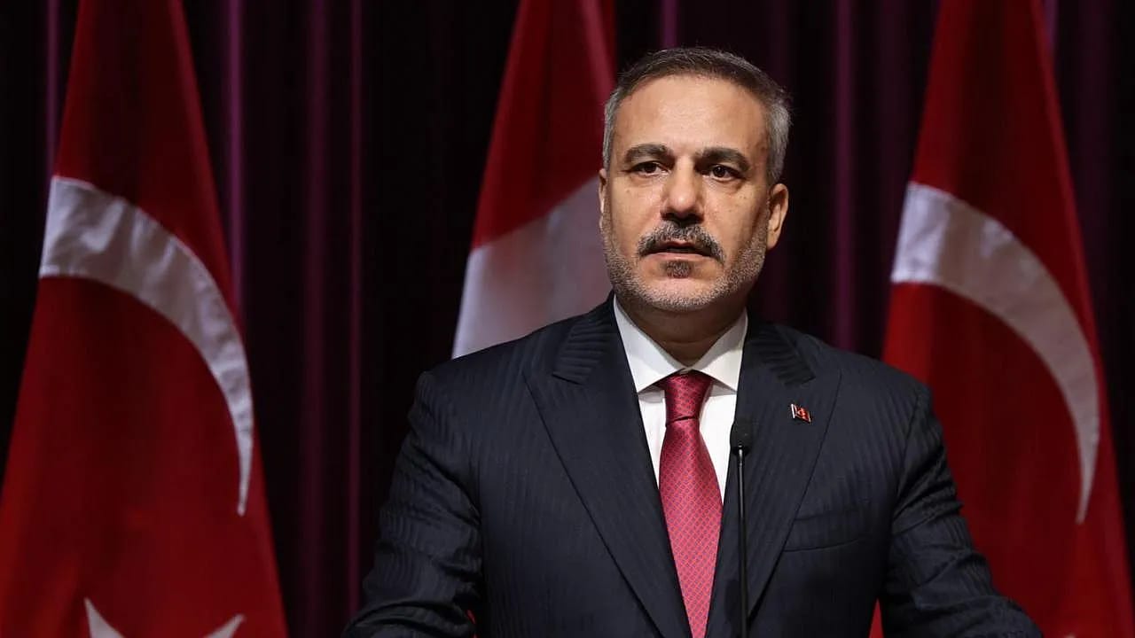 Dışişleri Bakanı Hakan Fidan'dan İngiltere'ye Tebrik Telefonu