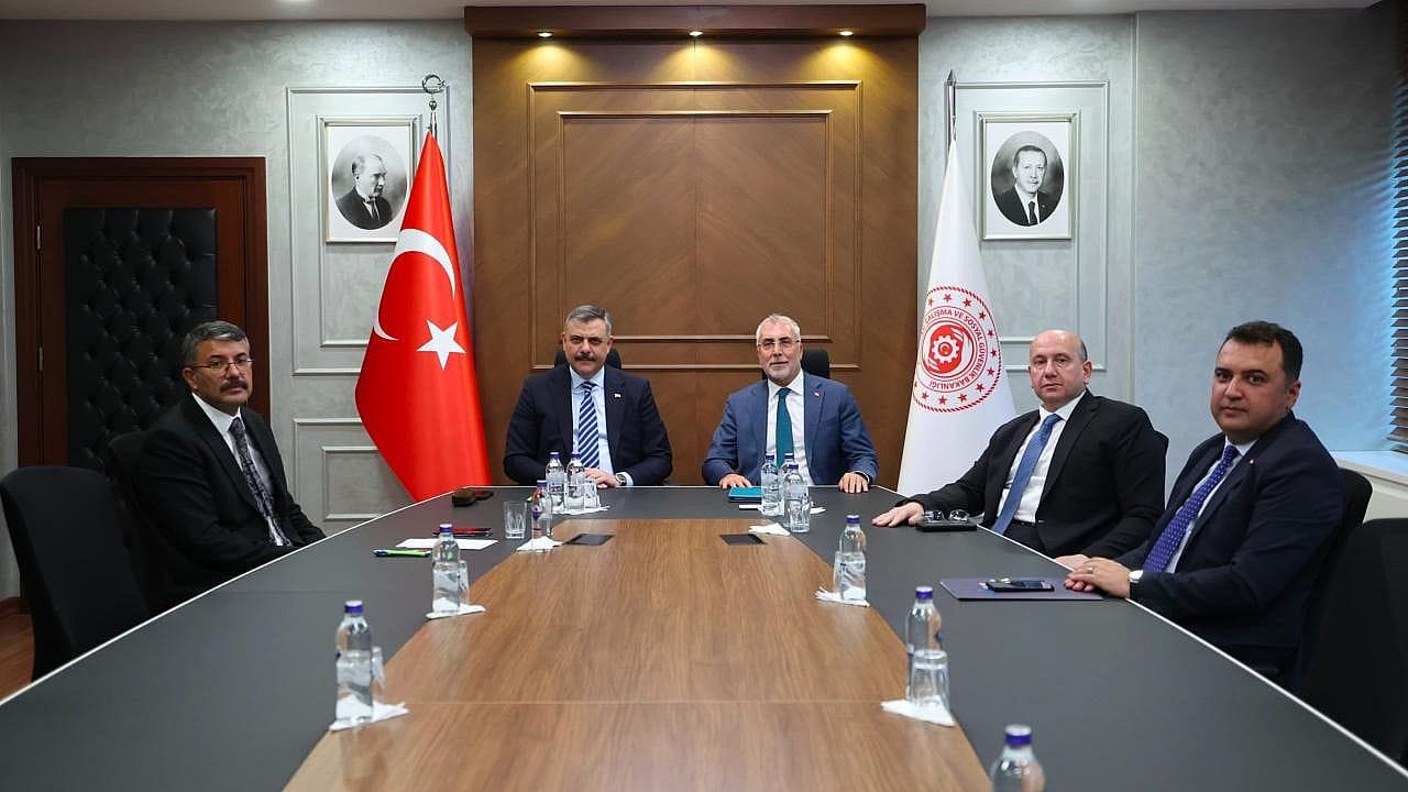 81 İle Müjde Geldi! Bakanlıklardan Dev İstihdam Hamlesi